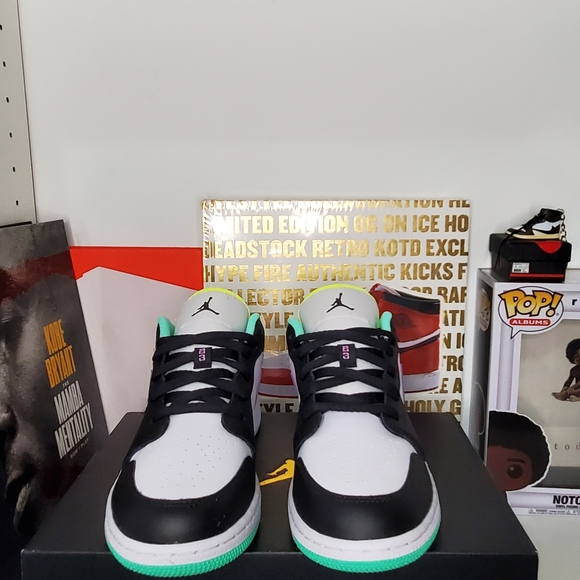 Jordan 1 Low Pastel - Picture 4 of 4